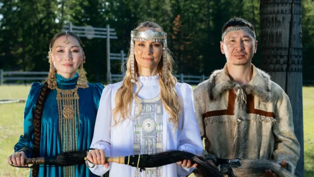 Елена Jaya, ULAN и Dorkhoon Dokhsun Vorogushin представили совместный трек, посвященный Якутии Елена Jaya, ULAN и Dorkhoon Dokhsun Vorogushin представили совместный трек, посвященный Якутии