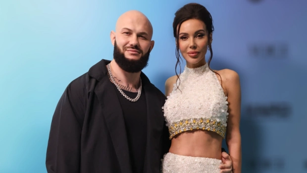 Оксана Самойлова и Джиган отметят Новый год вместе: развод — не помеха Оксана Самойлова и Джиган отметят Новый год вместе: развод — не помеха