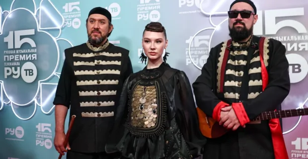 Вокалистка AY YOLA Адель Шайхитдинова рассказала о вирусном успехе «Homay»