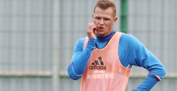 Исхудавший Дмитрий Тарасов похвастался фигурой, сравнив себя с Дзюбой