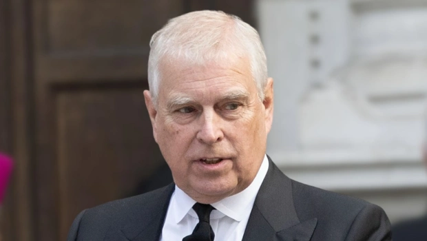 Бывший принц Эндрю впервые появился на публике спустя четыре недели после задержания