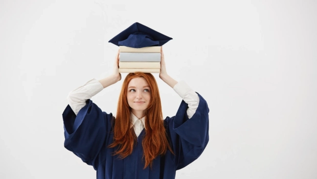 День студента: поздравляем учащихся знаменитостей!