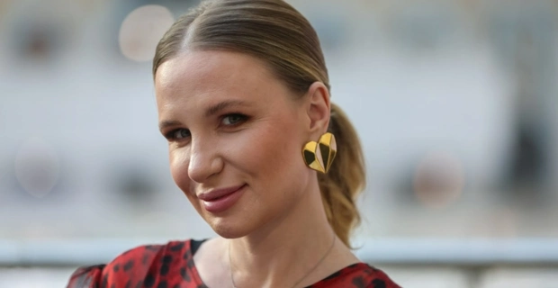 Валерия Гай Германика вышла в свет в откровенном наряде вместе с 18-летней дочерью