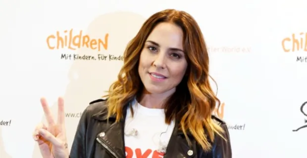 Мел Си из Spice Girls вышла замуж в наряде, который одолжила у Виктории Бекхэм