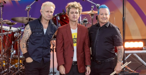 Рок-трио Green Day выступит на открытии «Супербоула — 2026»