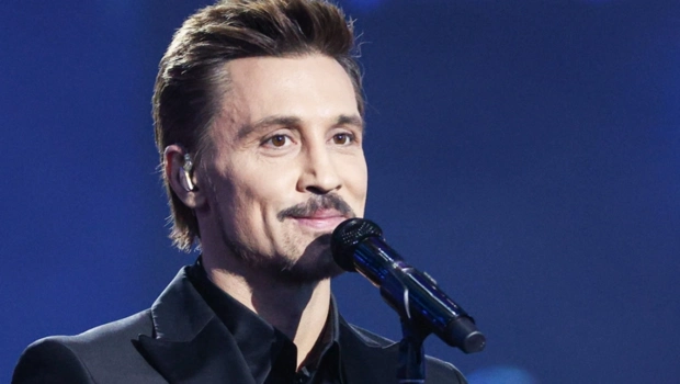 Дима Билан стал курьером добра: певец доставил еду и подарки пожилым людям