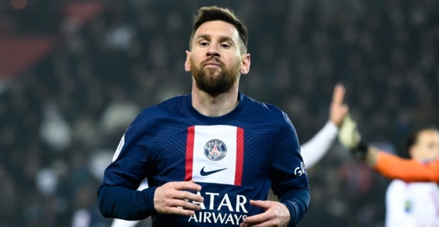 Месси с женой попал на «камеру поцелуев» на концерте Coldplay Месси с женой попал на «камеру поцелуев» на концерте Coldplay