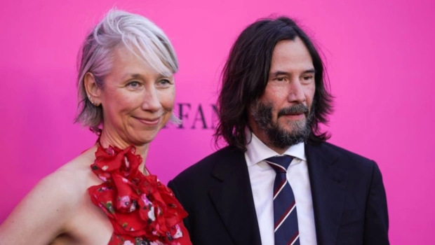 Киану Ривз арендовал целый каток в Нью-Йорке для романтического вечера с возлюбленной Киану Ривз арендовал целый каток в Нью-Йорке для романтического вечера с возлюбленной