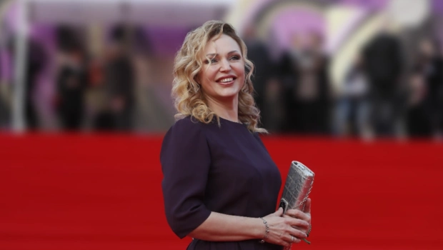 Алла Довлатова объяснила смысл эпатажного образа на «Золотом граммофоне»