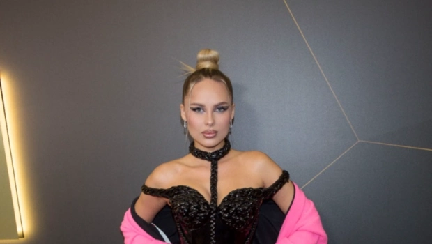 Ханна поделилась трогательными кадрами поездки в Париж с мужем Ханна поделилась трогательными кадрами поездки в Париж с мужем