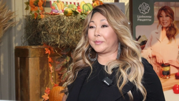 54-летняя Анита Цой рассказала о трогательной любви мужа: «Чувствую себя маленькой девочкой»