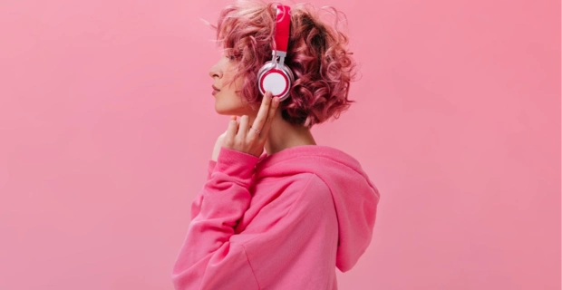 VK Музыка сравнила плейлисты разных поколений на новогодних праздниках VK Музыка сравнила плейлисты разных поколений на новогодних праздниках