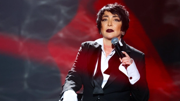 Лолита подарила жилой дом семье поклонников с маленьким ребенком