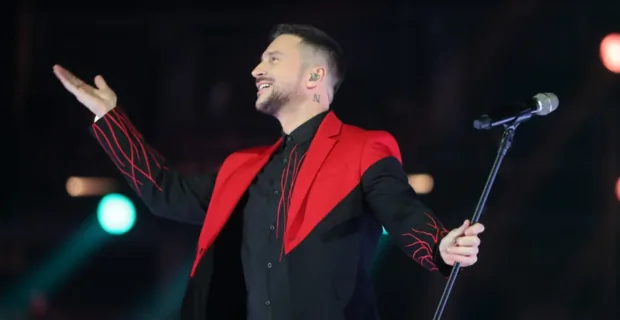 Сергей Лазарев сменил имидж: «Ну а почему бы и ДА?...» Сергей Лазарев сменил имидж: «Ну а почему бы и ДА?...»