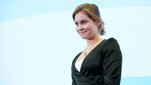 Юлия Липницкая поделилась кадрами с мужем из отпуска во Вьетнаме Юлия Липницкая поделилась кадрами с мужем из отпуска во Вьетнаме