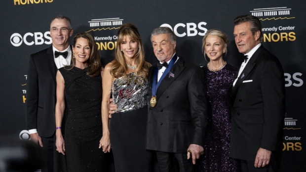 Сильвестр Сталлоне впервые вышел в свет с тростью из-за последствий трюков