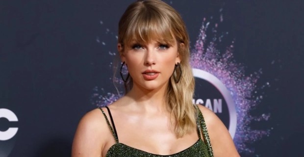 Тейлор Свифт стала самой молодой женщиной, принятой в Зал славы авторов песен в США