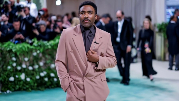 Дональд Гловер рассказал, как год назад перенес инсульт во время турне: «В сердце обнаружили дыру» Дональд Гловер рассказал, как год назад перенес инсульт во время турне: «В сердце обнаружили дыру»