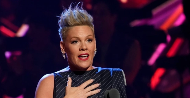 Певица Pink внезапно отменила концерт из-за проблем со здоровьем Певица Pink внезапно отменила концерт из-за проблем со здоровьем