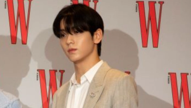 Енджун из TXT принял участие в модном показе на Неделе моды в Париже