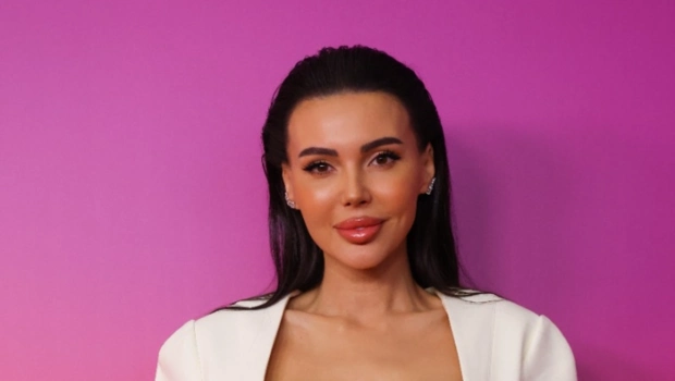 Самойлова пришла в суд на беседу по иску о разводе с Джиганом Самойлова пришла в суд на беседу по иску о разводе с Джиганом