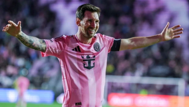 Месси откроет 21-метровый памятник самому себе в Индии