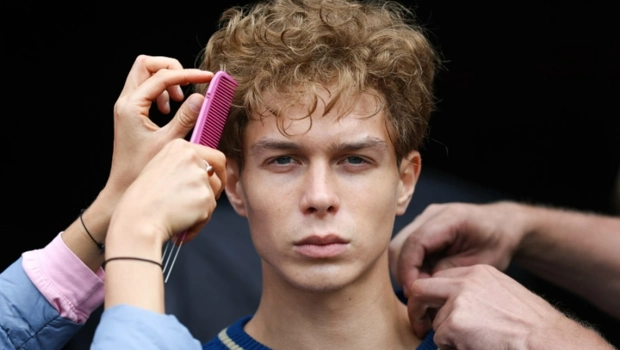 Глеб Калюжный в военной форме посетил премьеру фильма «Первый на Олимпе» Глеб Калюжный в военной форме посетил премьеру фильма «Первый на Олимпе»