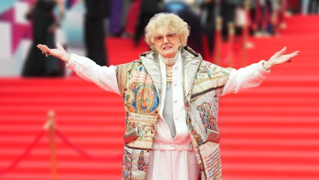 90-летняя Светлана Дружинина поделилась кадрами с пляжного отдыха 90-летняя Светлана Дружинина поделилась кадрами с пляжного отдыха