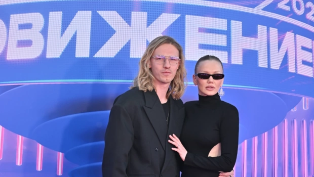 Стендап-комик Марина Кондратюк и футболист Матвей Сафонов сыграли свадьбу Стендап-комик Марина Кондратюк и футболист Матвей Сафонов сыграли свадьбу