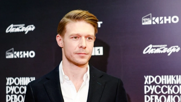 Никита Ефремов выложил фотографии с отпуска с новой девушкой Никита Ефремов выложил фотографии с отпуска с новой девушкой