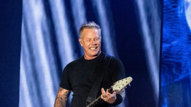 Джеймс Хетфилд сделал предложение возлюбленной во время дайвинга с китовыми акулами