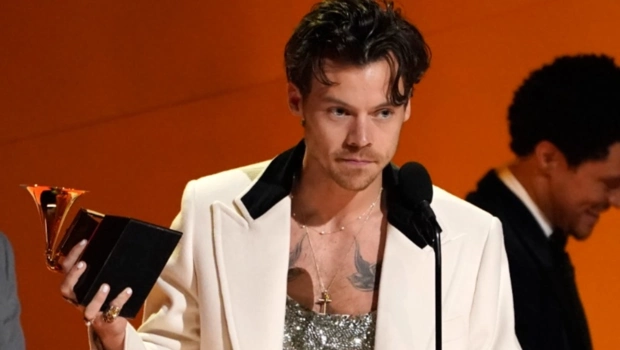 Гарри Стайлс прокомментировал слухи о пересадке волос Гарри Стайлс прокомментировал слухи о пересадке волос