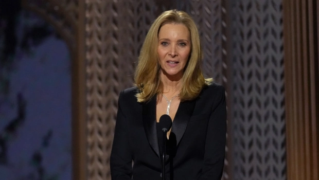 Лиза Кудроу пытается спасти студию, в которой снимали сериал «Друзья» Лиза Кудроу пытается спасти студию, в которой снимали сериал «Друзья»