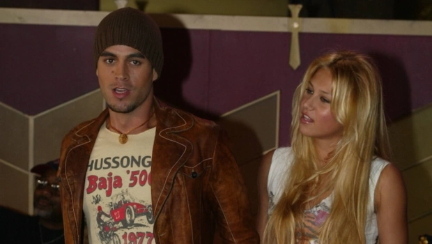 Энрике Иглесиас опубликовал видео с младшей дочерью — фанаты назвали девочку копией Анны Курниковой