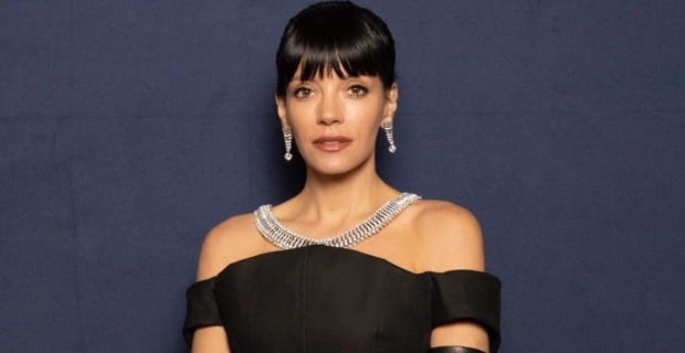 Концертный наряд Лили Аллен причислили к «платьям мести» из-за намека на бывшего мужа Дэвида Харбора Концертный наряд Лили Аллен причислили к «платьям мести» из-за намека на бывшего мужа Дэвида Харбора