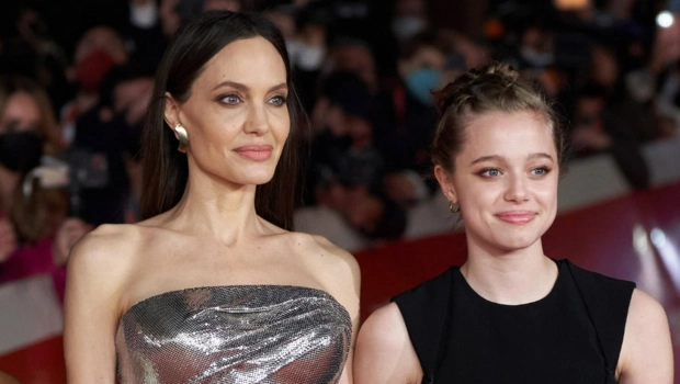 Дочь Анджелины Джоли снялась в клипе K-pop звезды Даен