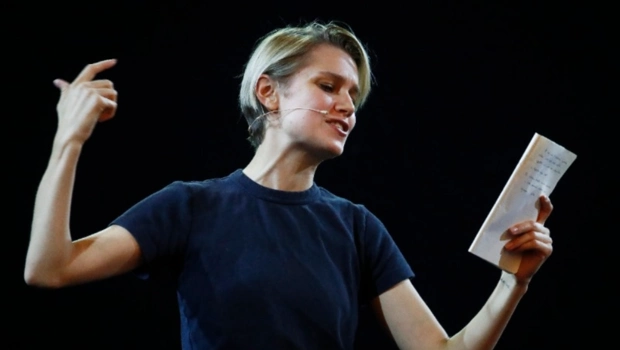 Актриса Мельникова объяснила, кто присматривает за ее годовалой дочерью в гримерке Актриса Мельникова объяснила, кто присматривает за ее годовалой дочерью в гримерке