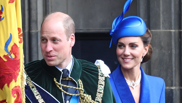 Королева в слезах, а принц Уильям ведет себя странно на фоне слухов о здоровье Миддлтон и Карла III