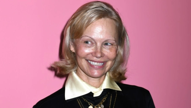 Памела Андерсон вновь сменила имидж и отказалась от фирменного блонда Памела Андерсон вновь сменила имидж и отказалась от фирменного блонда