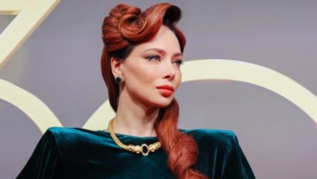 Настасья Самбурская пожаловалась на слишком большие букеты роз от мужчин Настасья Самбурская пожаловалась на слишком большие букеты роз от мужчин