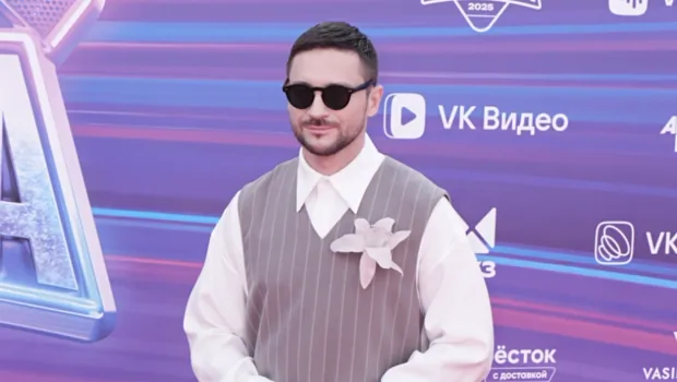 Сергей Лазарев поздравил сына и маму с днем рождения Сергей Лазарев поздравил сына и маму с днем рождения