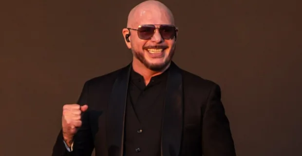 Рэпер Pitbull установил мировой рекорд по количеству лысых зрителей на концерте Рэпер Pitbull установил мировой рекорд по количеству лысых зрителей на концерте