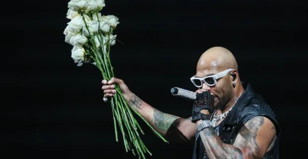 Flo Rida разыграл поклонников перед сольным концертом в Москве Flo Rida разыграл поклонников перед сольным концертом в Москве