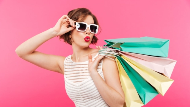 Главные шопоголики мира звезд: от коллекции обуви до квартиры для гардероба