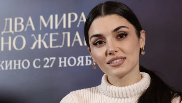 В Турции выдали ордер на арест звезды сериала «Постучись в мою дверь» Ханде Эрчел