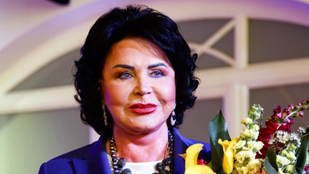 Надежда Бабкина получила травмы на концерте: «Еле отодрала от руки жакет»