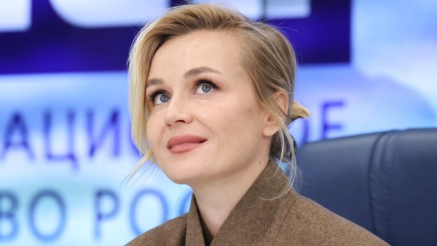 Полина Гагарина восхитилась преданностью своих фанатов:  «Вы ждали меня 4 часа»