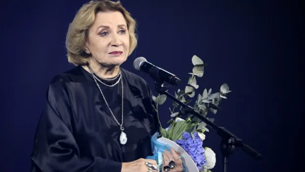 Алла Демидова удостоена ордена «За заслуги перед Отечеством» I степени Алла Демидова удостоена ордена «За заслуги перед Отечеством» I степени