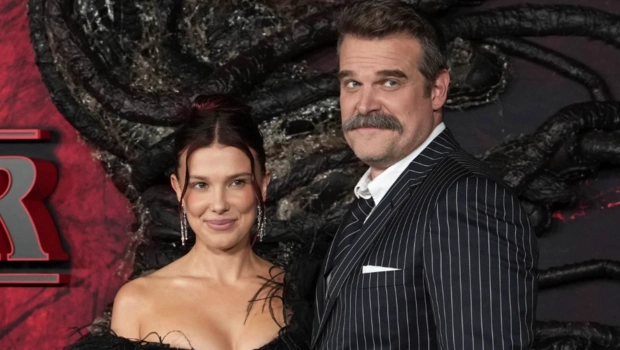 Милли Бобби Браун и Дэвид Харбор воссоединились после обвинений в домогательствах Милли Бобби Браун и Дэвид Харбор воссоединились после обвинений в домогательствах