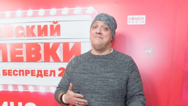 Вдова актера Романа Попова выставила на продажу семейный дом Вдова актера Романа Попова выставила на продажу семейный дом